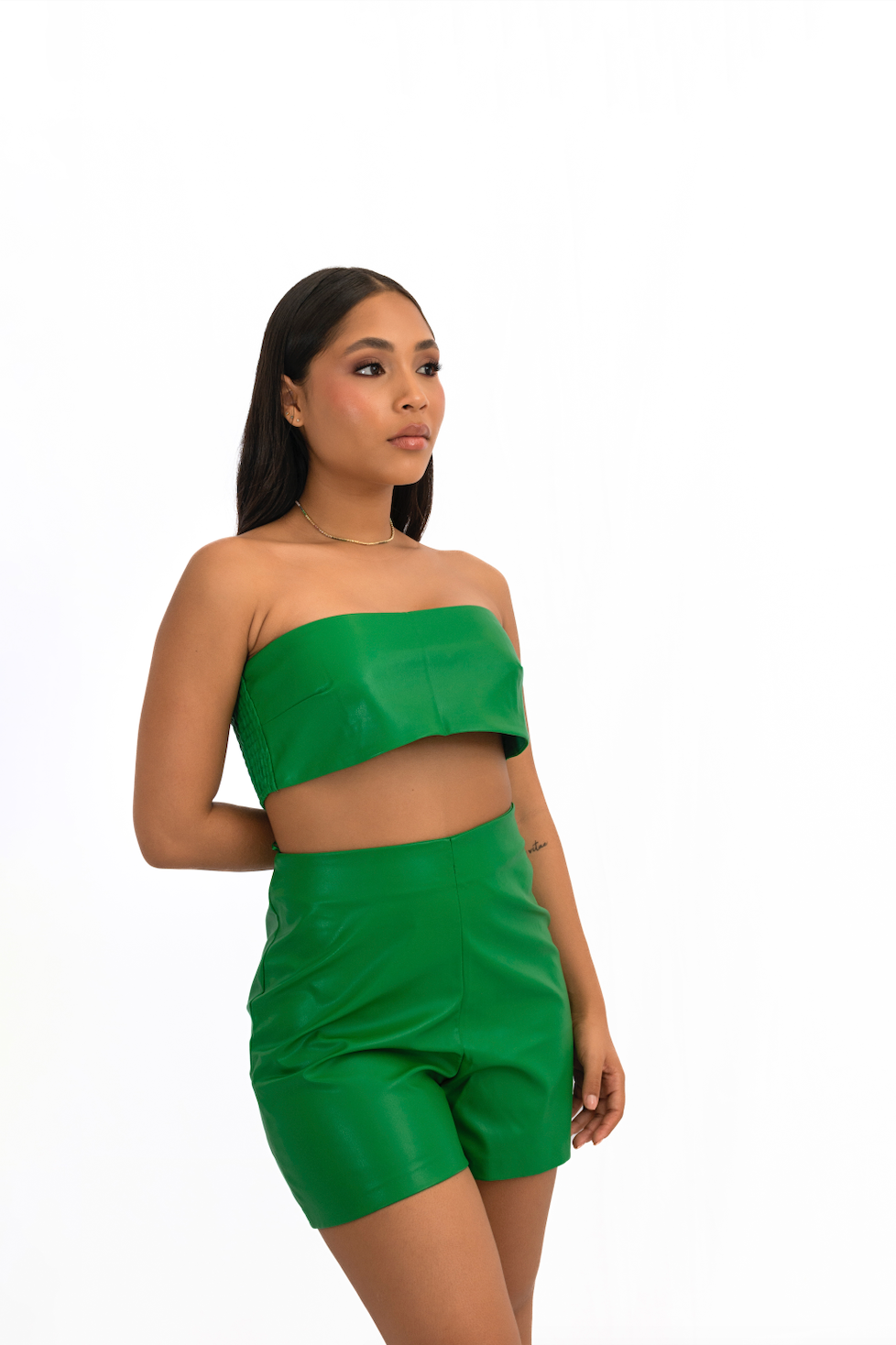 Amia Set